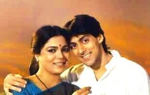 हे बघा बॉलीवूडमधल्या मायलेकांच्या वयातलं खरं अंतर : आता तर बॉलीवूडवरचा विश्वासच उडाला राव!