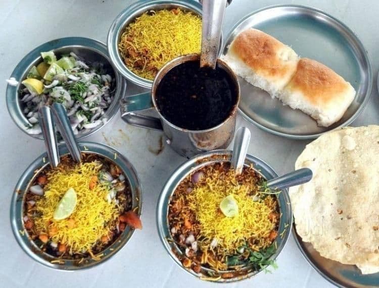 या रे या, सारे या...मिसळ महोत्सवात जाऊया !!