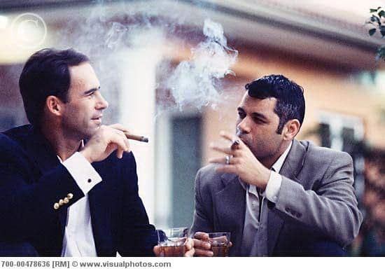 बॉसला खूष करण्याचा मार्ग सिगारेटच्या धुरातून जातो??