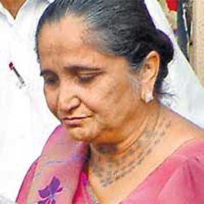 ८. संतोकबेन जडेजा