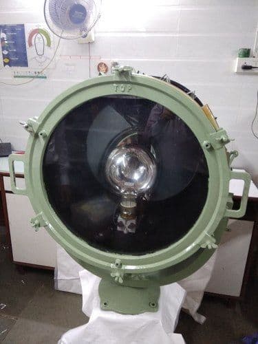 १. सुएझ कॅनॉल लाईट (भलामोठा 2000 वॅट चा फोकस लाईट)