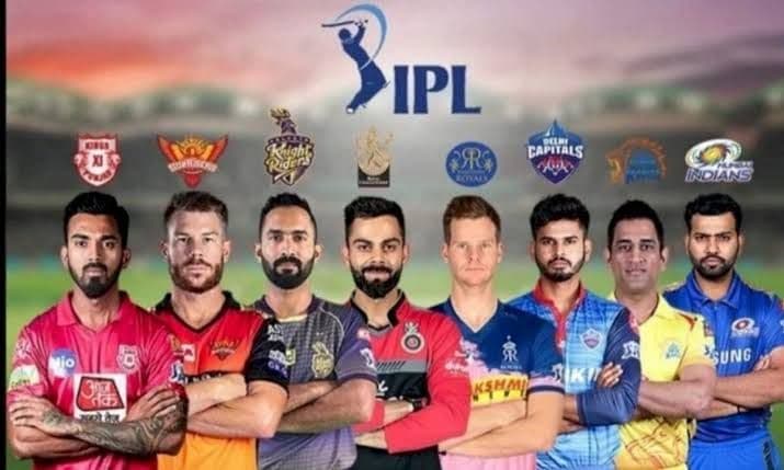 मे महिन्यात आय पी एल थांबवली तेव्हा कोणता संघ पुढे होता? ऑरेंज कॅप, परपल कॅप कुणाकडे होती? उजळणी करून घ्या