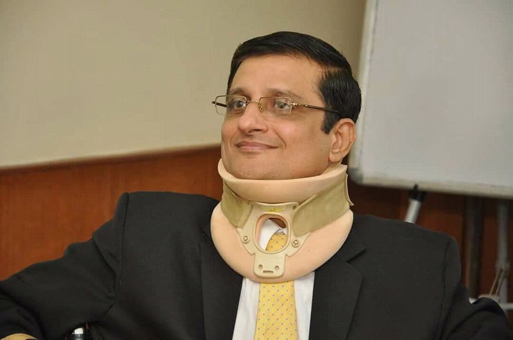 ९० टक्के पॅरलाईज माणूस आज लाखोंना देतोय जगण्याची प्रेरणा !!