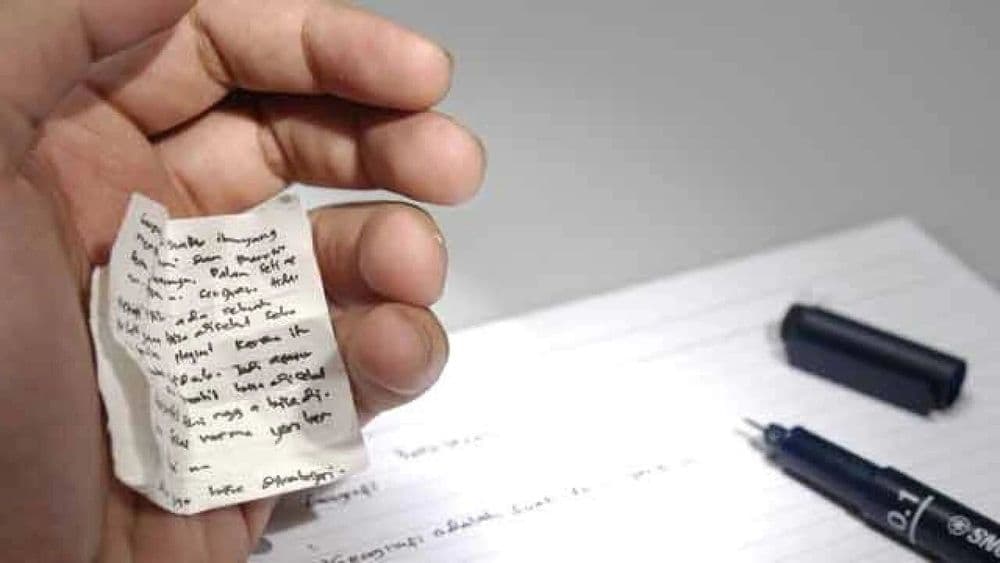 कॉपीबहाद्दर आणि त्यांचे कॉपी करण्याचे १२ अतरंगी प्रकार. शिक्षक, IPS, कुटुंबीय.. कुणीच यात मागे नाही!!