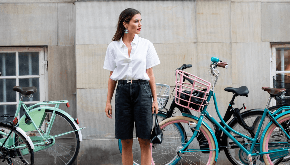 एकेकाळी गरजेपोटी वापरली बर्मुडा शॉर्ट्स जगभरात 'लेटेस्ट फॅशन' कशी झाली ?