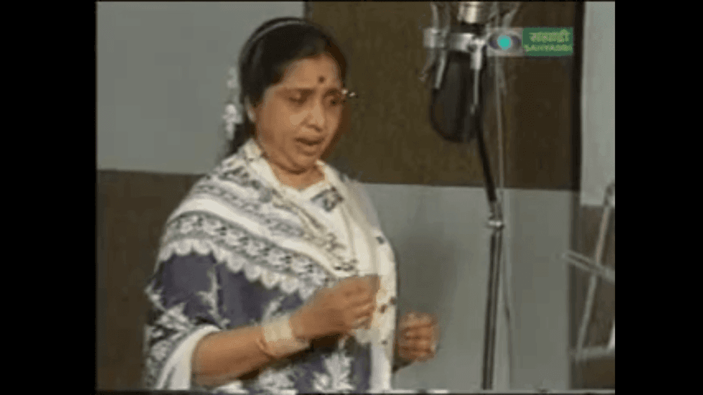 ६० वर्षांनंतरही गाण्यातली आणि आवाजातली जादू तीच ती... ऐका चांदणे शिंपित जाशी..