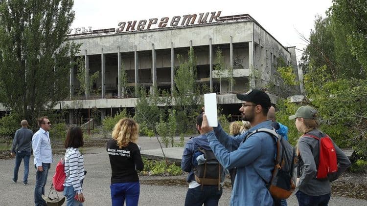 १०. पर्यटनस्थळ