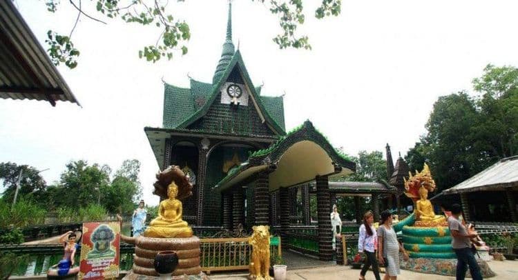 ५. मंदिर तयार होण्यासाठी तब्बल २० वर्षांचा कालावधी लागला. २००९ सालानंतर याच पद्धतीने तब्बल २० इमारतींच बांधकाम करण्यात आलं. स्थानिक लोकांबरोबरच सरकारनेही यात मोठा हातभार लावला आहे.