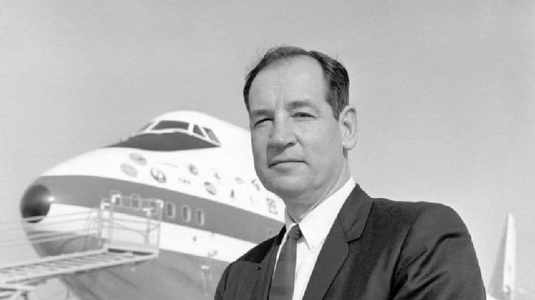 १. जंबो जेटचा जनक कोण ?