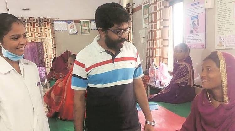 नंदुरबारच्या दुर्गम भागात एकच दिवशी ४८३ रुग्णांना बरा करणारा देवदूत !!