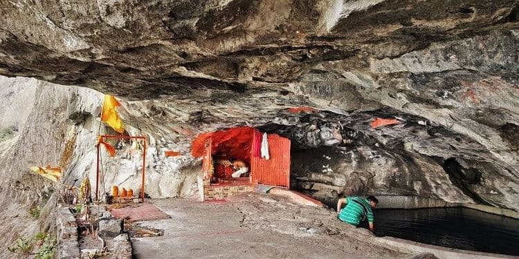 किल्ल्यावर काय काय पाहण्यासारखं आहे ?