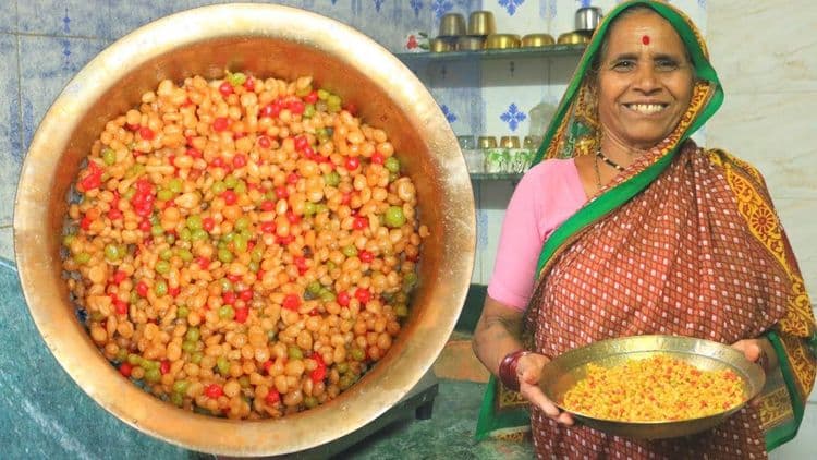 खास खास मराठी रेसिपीजनी जगभर व्हायरल झालेल्या आपल्या आजीबाई !!