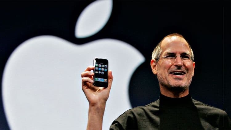 ९ जानेवारी २००७ रोजी म्हणजे आजपासून १४ वर्षांपूर्वी ऍपलच्या स्टीव्ह जॉब्स यांनी पहिल्या आयफोनची घोषणा केली.