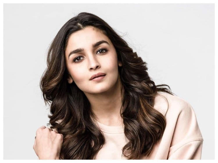 ९. आलिया भट