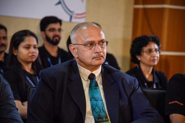 भविष्यात कोणत्या क्षेत्रात गुंतवणूक करण्यावर आपला भर असेल ह्या प्रश्नावर त्यांचे मत :