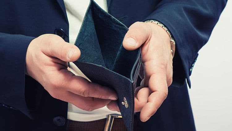 ८१% लोकांचे पैसे महिना संपायच्या आधीच संपलेले असतात. तुम्ही त्यापैकी एक आहात का ?