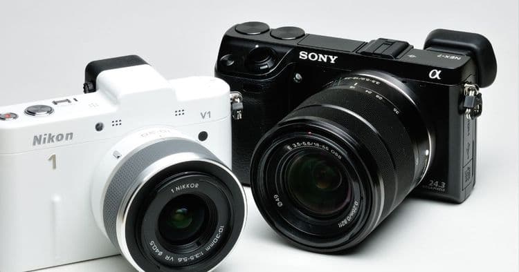 DSLR कॅमेरा घ्यावा की मिररलेस SLR कॅमेरा? गोंधळ आहे? मग जाणून घ्या दोघांचे फायदेतोटे!!