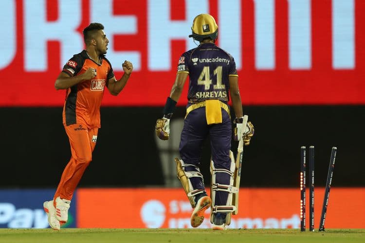 टेनिस क्रिकेट खेळणारा उमरान मलिक अवघ्या ५ वर्षात कसा झाला वेगवान गोलंदाजीचा बादशहा? पाहा त्याचा प्रेरणादायी प्रवास