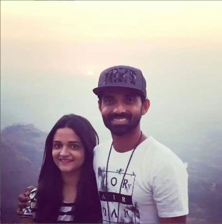 अजिंक्य राहाणे आणि उमेश यादव ट्रेकसाठी सपत्नीक !!