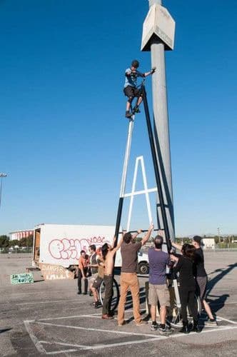 ३. २० फुटाची सायकल