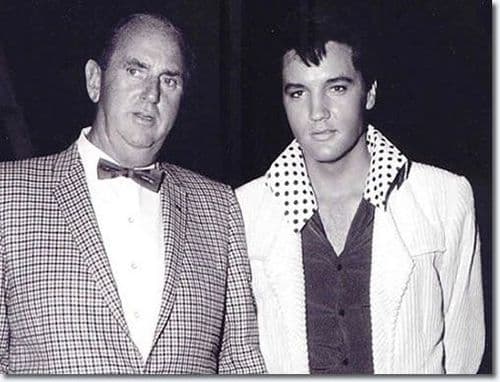 १. एल्विस प्रिसलेने “I hate Elvis” बॅजेस विकले