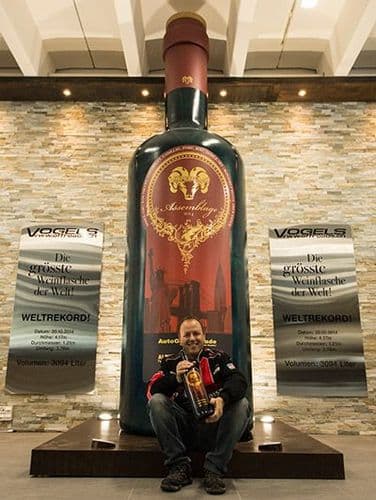 ११. वाईनची सर्वात मोठी बाटली -
