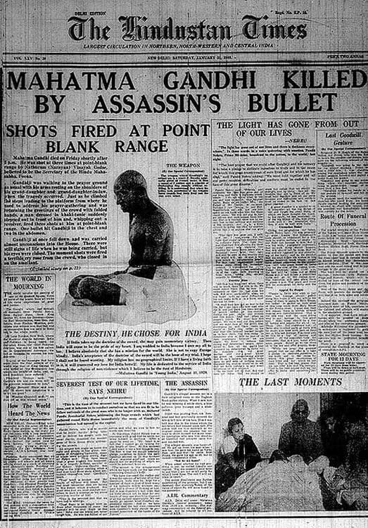 १०. ३० जानेवारी १९४८ ला महात्मा गांधींच्या हत्येनंतर हिंदुस्तान टाईम्स मध्ये आलेली बातमी.