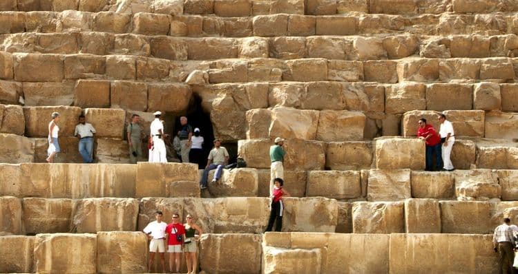 हे दगड आणले कुठून ?