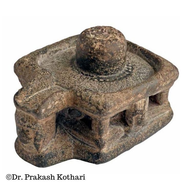 ४. शिवलिंगावरचा गणपती