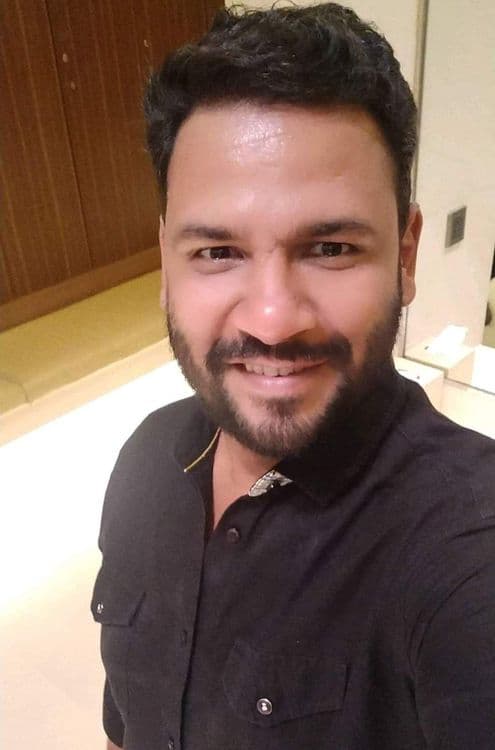 12) क्षितिज पटवर्धन