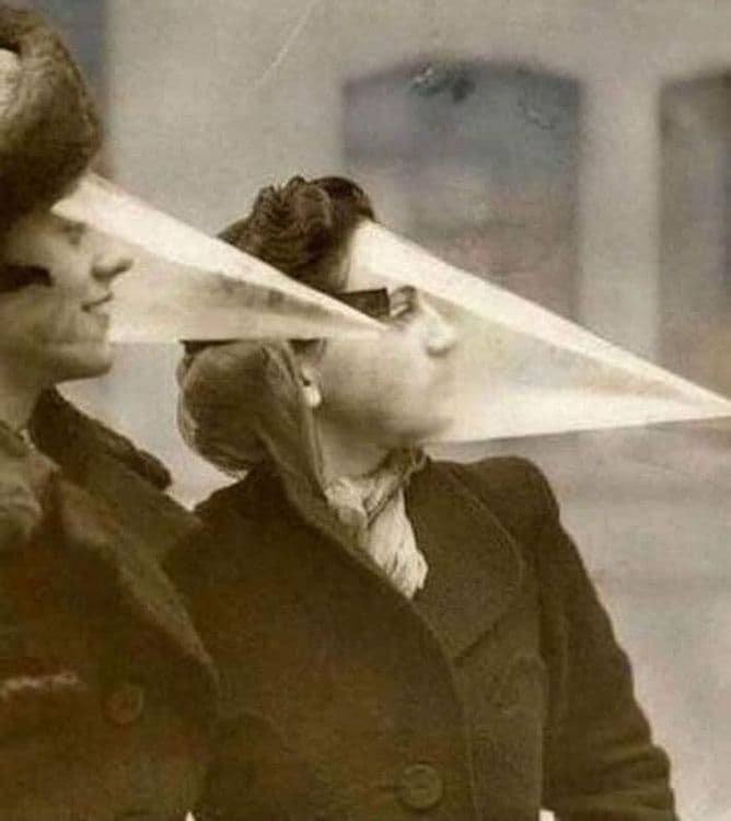 फेसशील्डला फॅशनची जोड