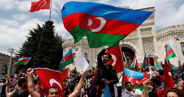 अझरबैजान-अर्मेनियामध्ये बलाढ्य कोण आहे?