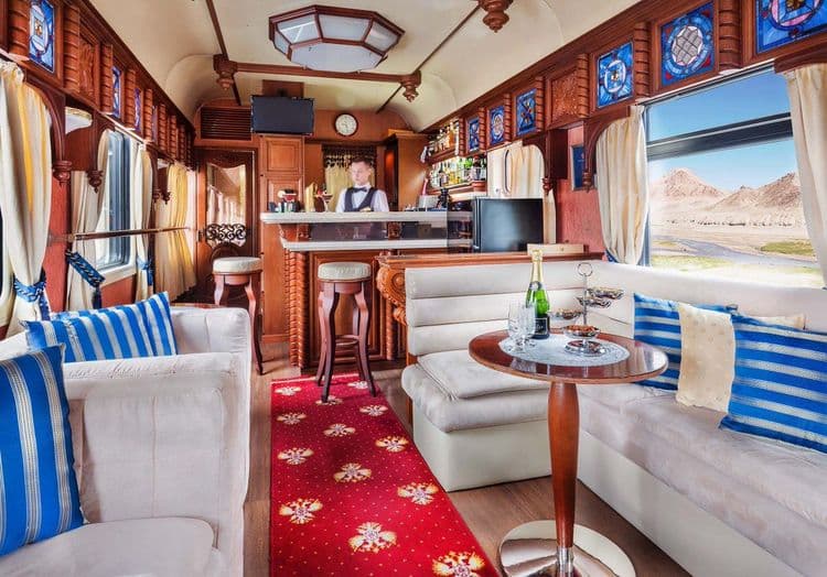 ७) गोल्डन इगल –