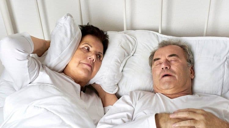 घोरण्याचा वयाशी काय संबंध?