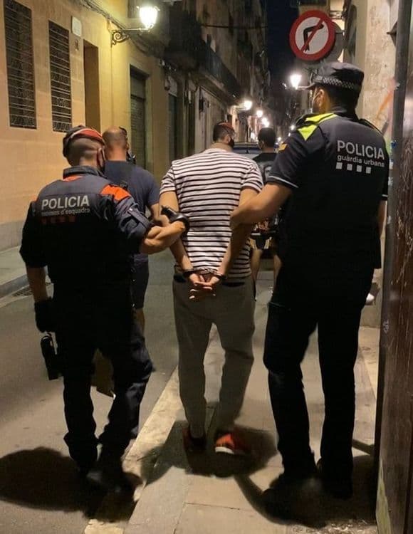 ७. या गुन्हेगाराला डोकं आहे का?