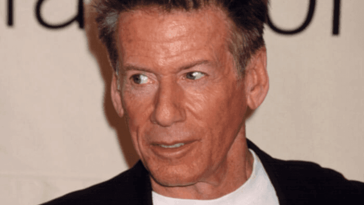 १) केल्व्हीन क्ले