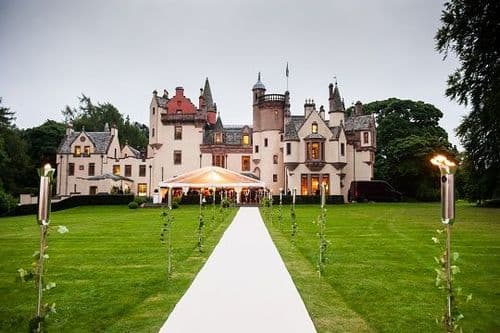 ८. Aldourie Castle, स्कॉटलंड