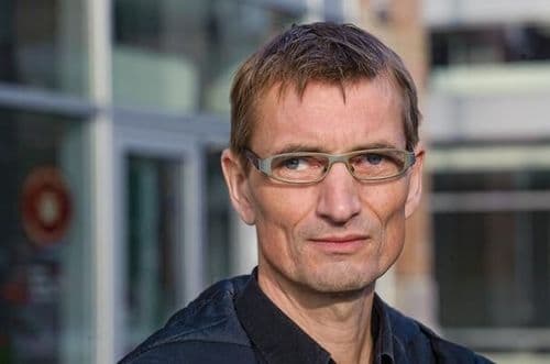 आता बघूया किम डेव्ही हे पात्र होते तरी कोण.