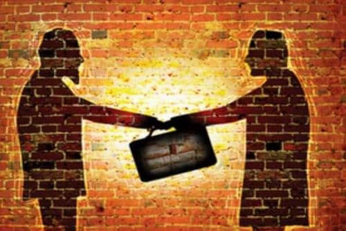 मग कायद्याची अंमलबाजवणी करणारे काय करतात ?