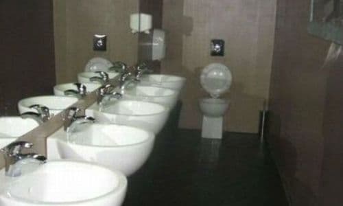 ११) कोणाचं डोकं असावं हे ?