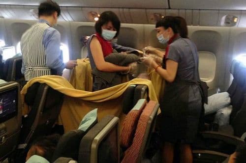 लिखित नियम नसले तरी सर्वसाधारणपणे अशाप्रकारे परिस्थिती हाताळली जाते-