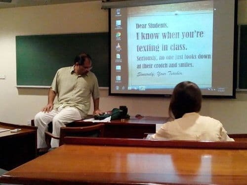 16) शिक्षकांपासून तुम्ही काहीही लपवू शकत नाही हेच इथे सिद्ध होते.